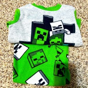 Warm mine craft pajamas for boys - size 6